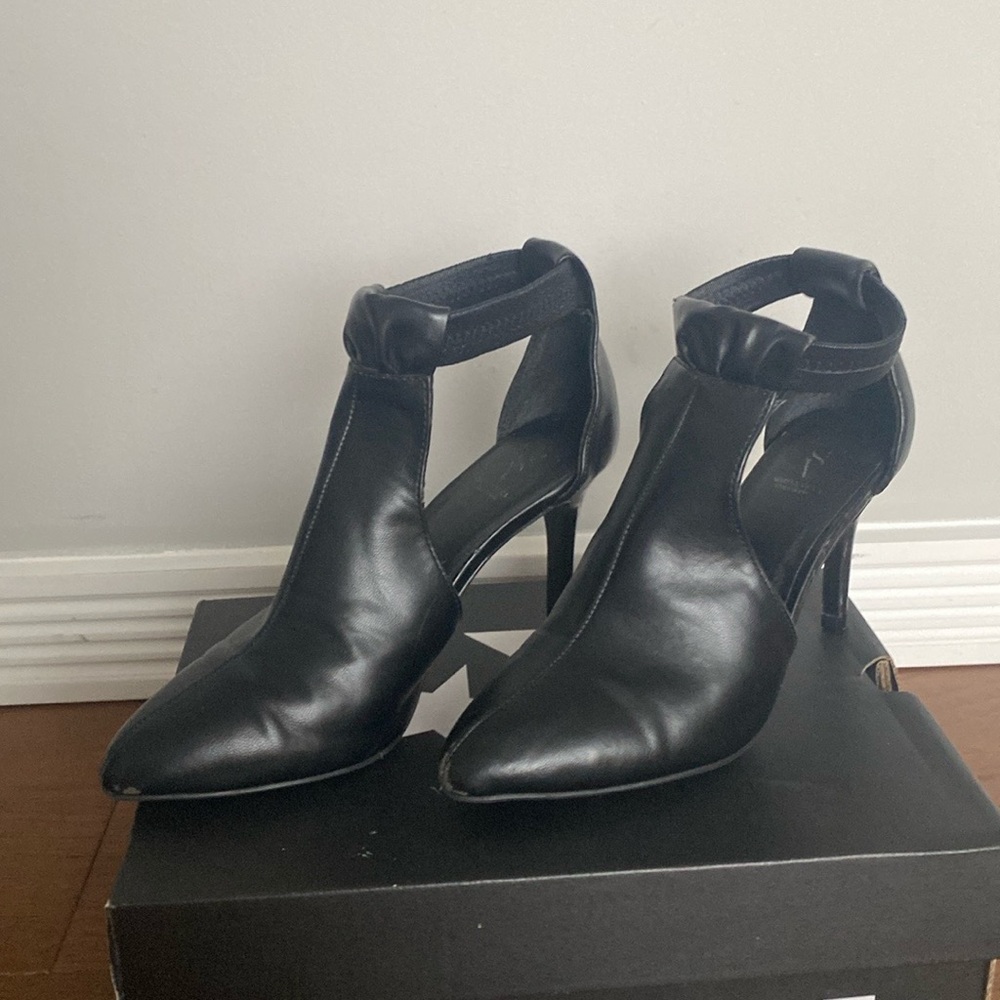 Simply Vera Verawang Heels